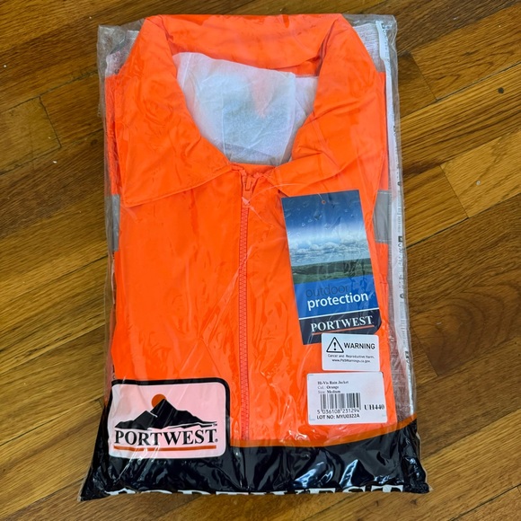 Portwest Hi-Vis Rain Jacket Size M Orange Portwest Safety Jacket with hood. - Picture 9 of 10